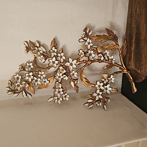 Vintage Syroco Wall Hangings - Picture 4 of 9